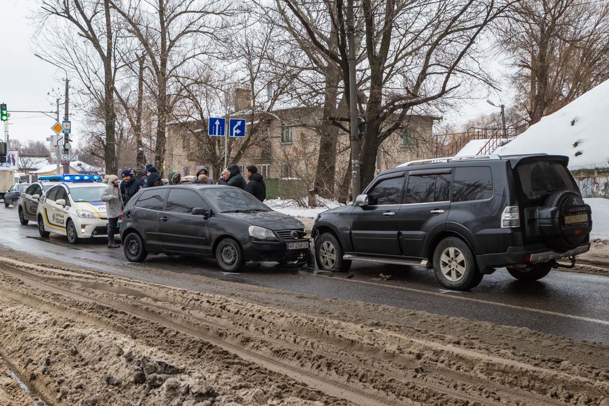 По предварительной информации, в полицию поступила ориентировка на автомобиль Volkswagen и сообщили, что в машине находятся незаконные предметы По предварительной информации, в полицию поступила ориентировка на автомобиль Volkswagen и сообщили, что в машине находятся незаконные предметы