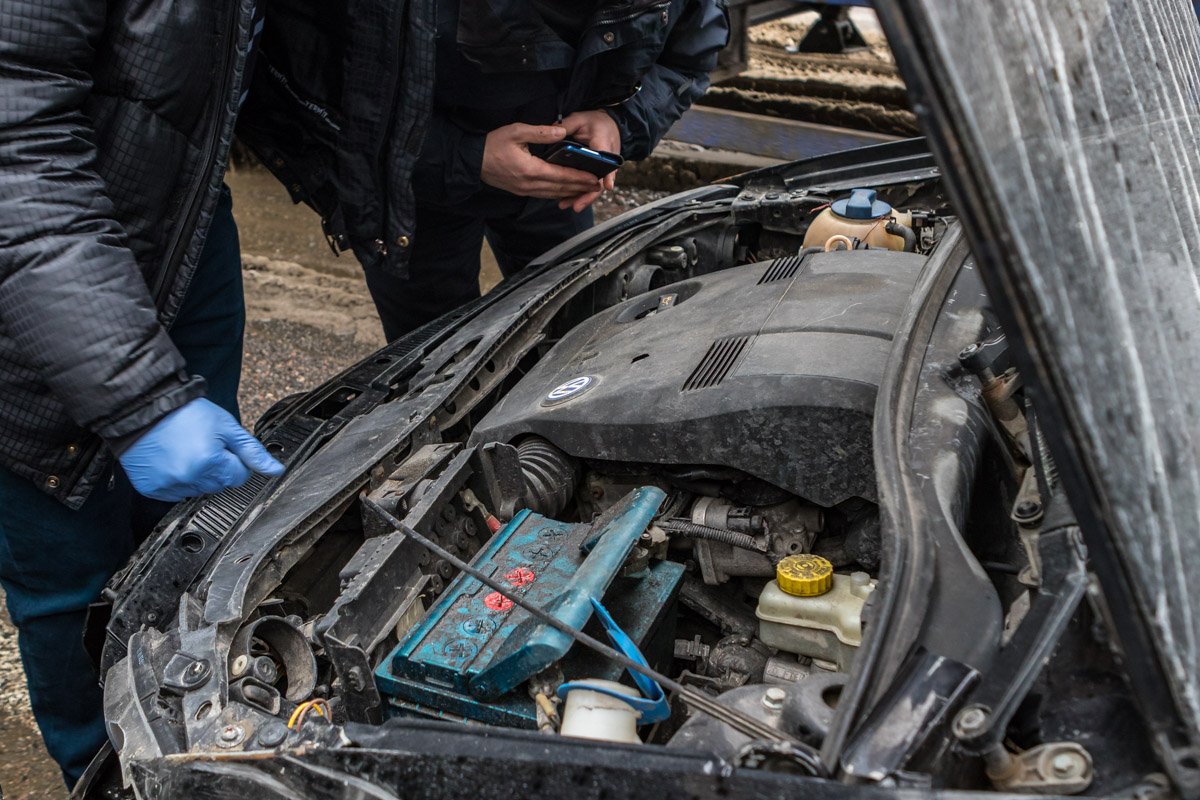 Позже выяснилось, что автомобиль Volkswagen не принадлежит мужчине, который был за рулем Позже выяснилось, что автомобиль Volkswagen не принадлежит мужчине, который был за рулем