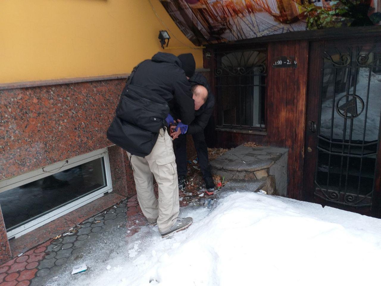 Мужчине оказали помощь Мужчине оказали помощь