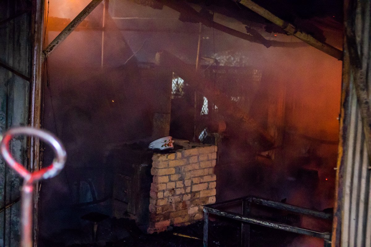 Гараж выгорел практически полностью Гараж выгорел практически полностью