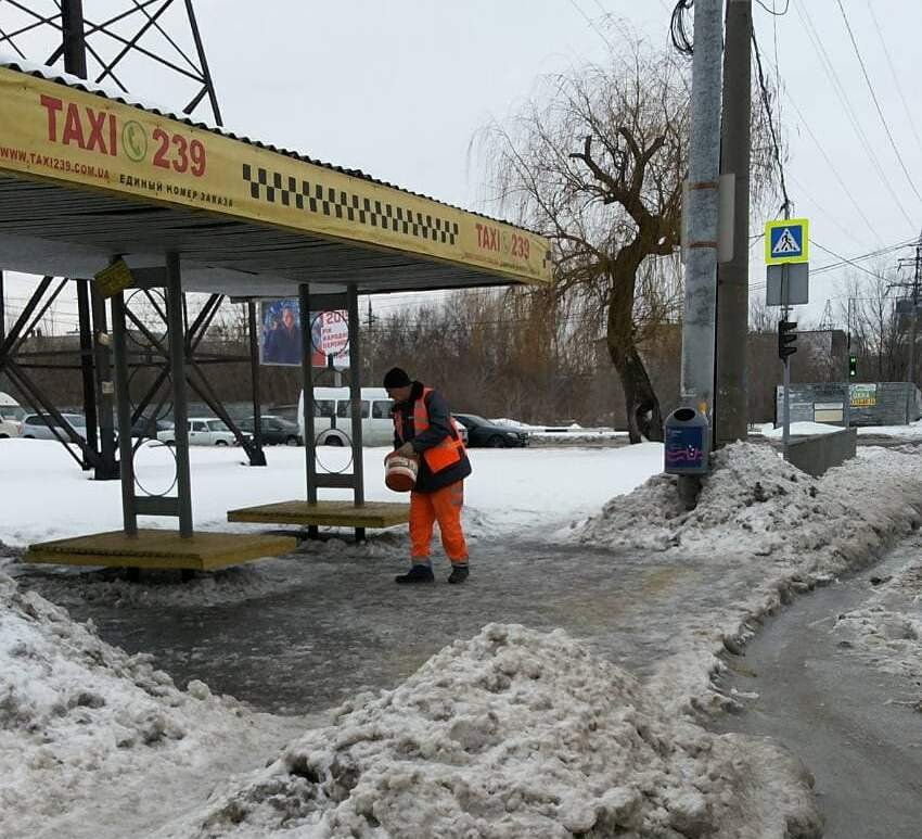 Улицы убирает более 500 дворников Улицы убирает более 500 дворников