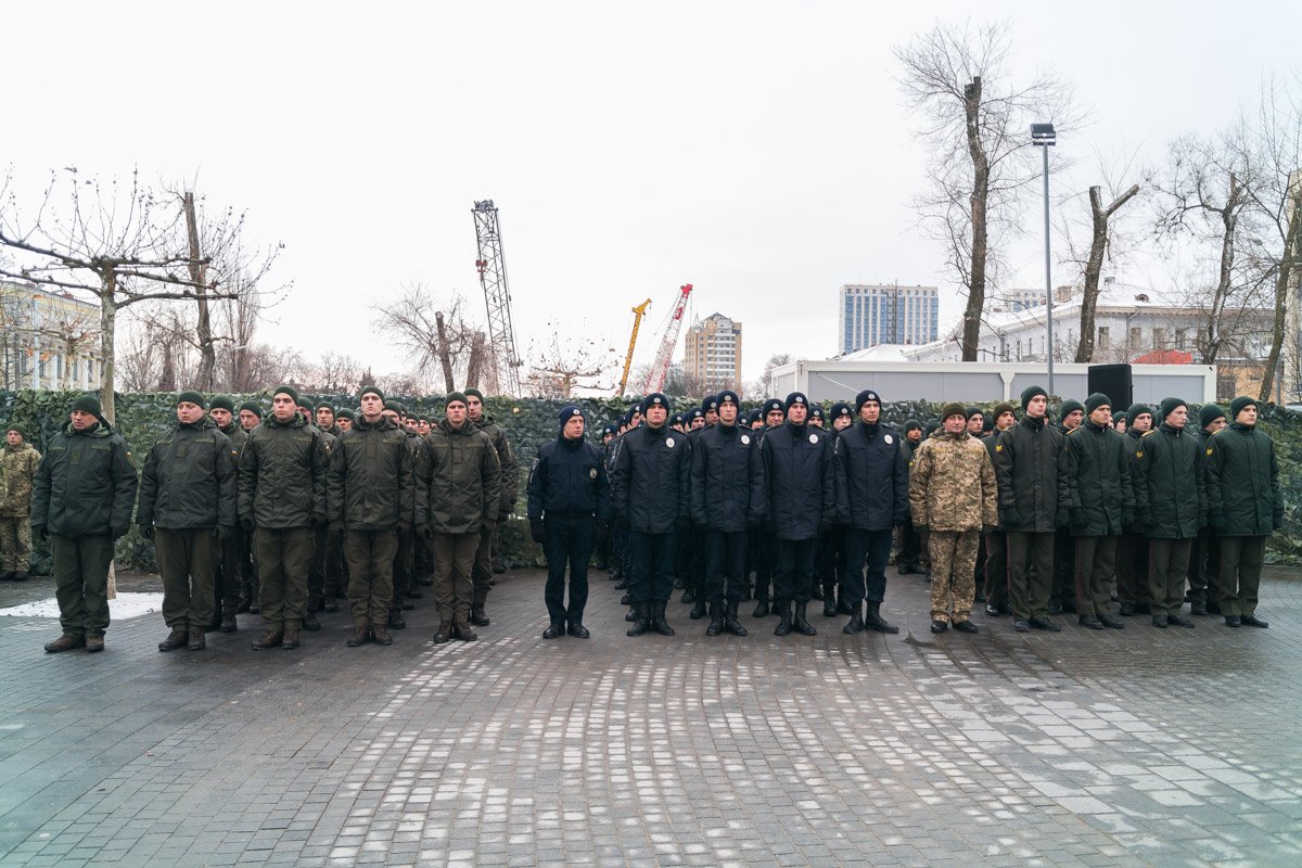 На мероприятии собралось множество людей На мероприятии собралось множество людей