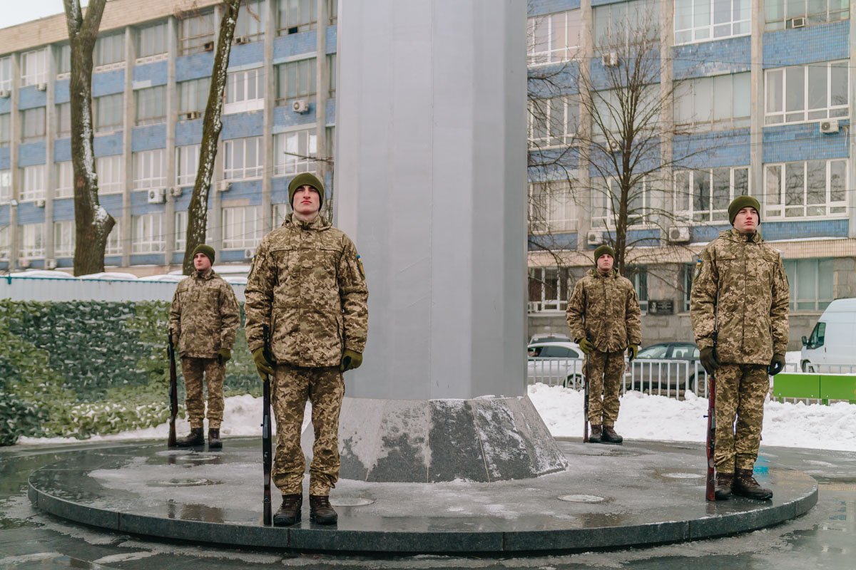 На Соборной площади прозвучал залп На Соборной площади прозвучал залп