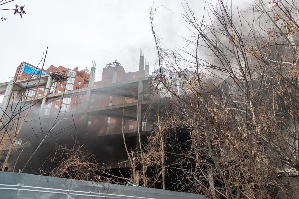 Под зданием проходит газовод