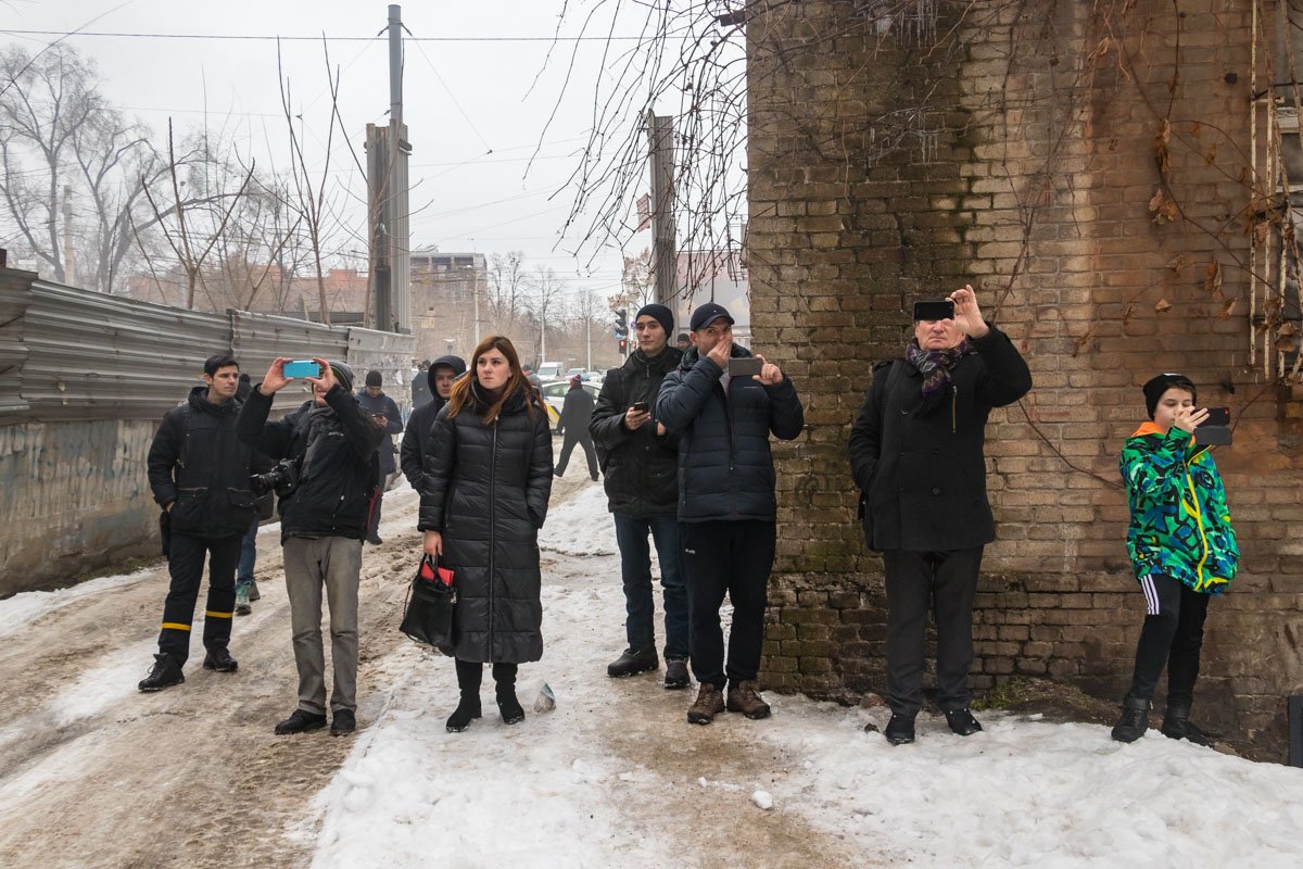 Нужно больше фото