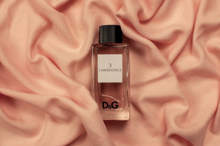 Распродажа парфюмерии: где купить духи для своей половинки на День святого Валентина 1