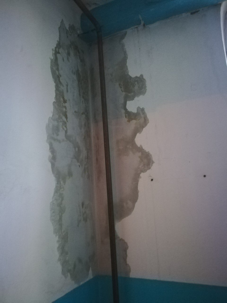 Затапливает подъезды Затапливает подъезды