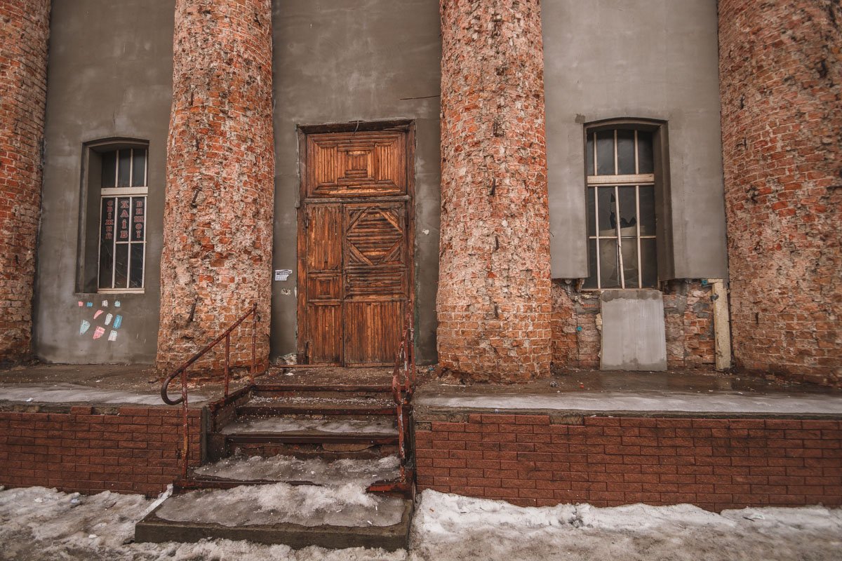 Сейчас же это скорее руины, чем памятка архитектуры