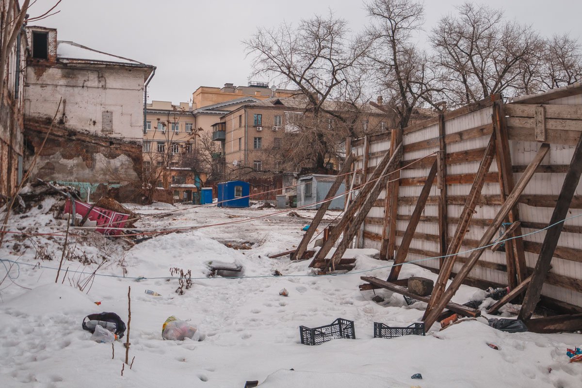 Говорят, на месте пустыря планируют построить огромный торговый центр