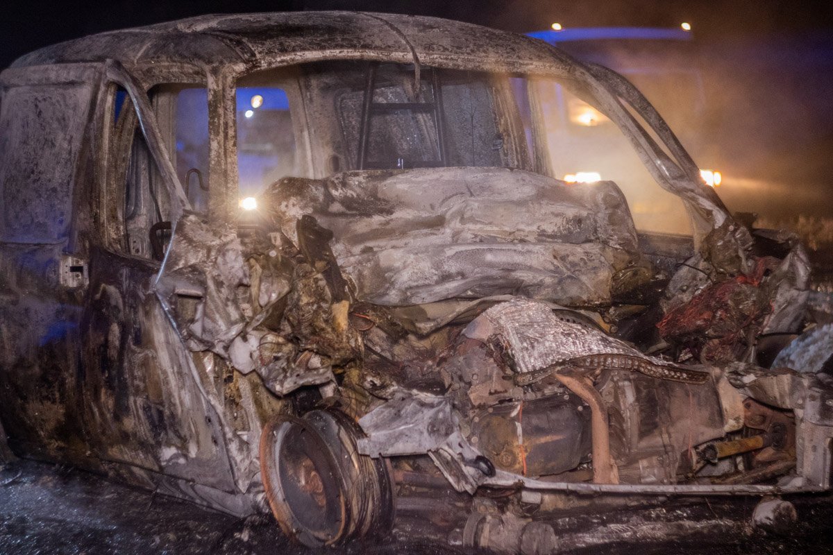 Водитель легкового автомобиля сгорел заживо в салоне авто Водитель легкового автомобиля сгорел заживо в салоне авто