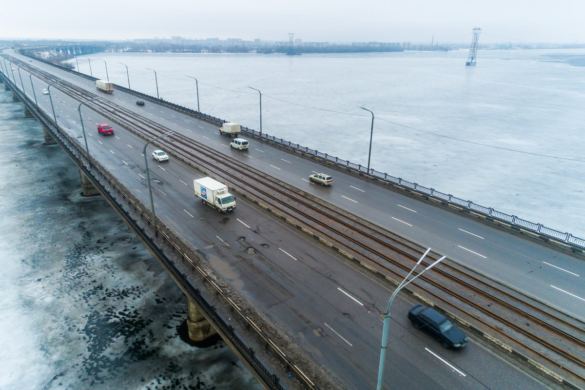 Стоит только присмотреться, как чувствуешь боль в сердце Стоит только присмотреться, как чувствуешь боль в сердце