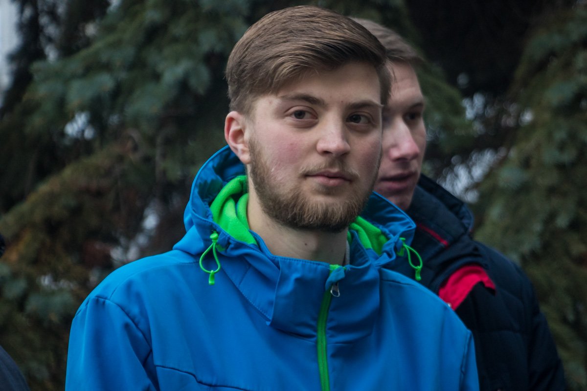 Владислав спас собаку, которая чуть не утонула в местном озере Владислав спас собаку, которая чуть не утонула в местном озере