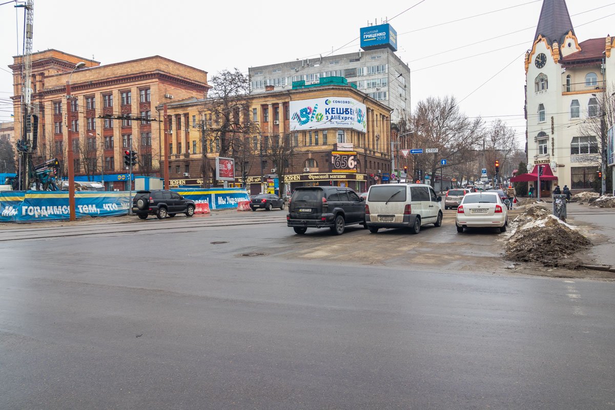 Тем временем в городе продолжают существовать проблемы глобальнее 