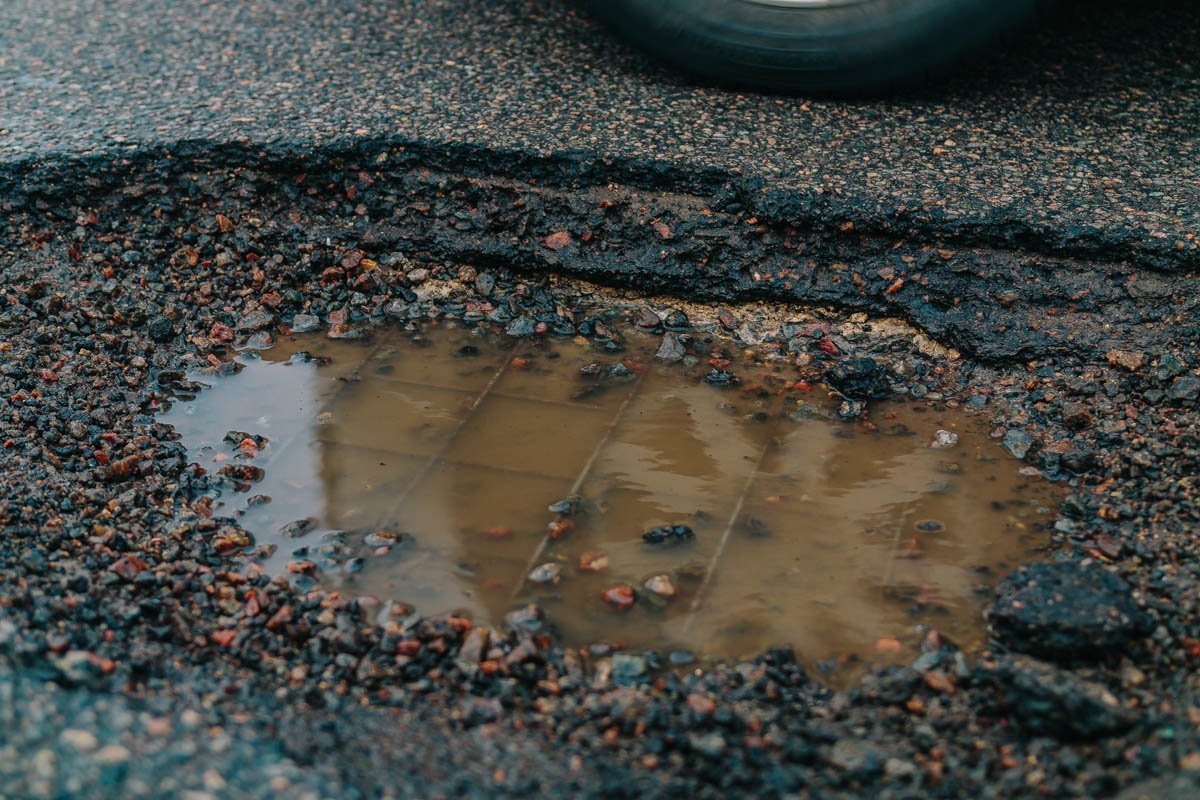 Мало кто знает, но под асфальтом на мосту скрыто поле для морского боя Мало кто знает, но под асфальтом на мосту скрыто поле для морского боя