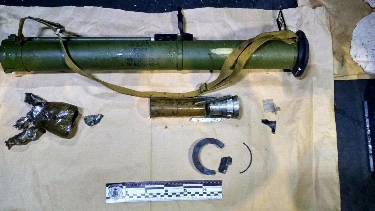 В заброшенном здании правоохранители нашли внешнюю трубу от РПГ-26 В заброшенном здании правоохранители нашли внешнюю трубу от РПГ-26