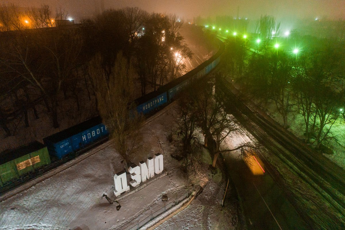 Предварительно, водитель Subaru выехал на железнодорожный мост случайно, следуя советам навигатора