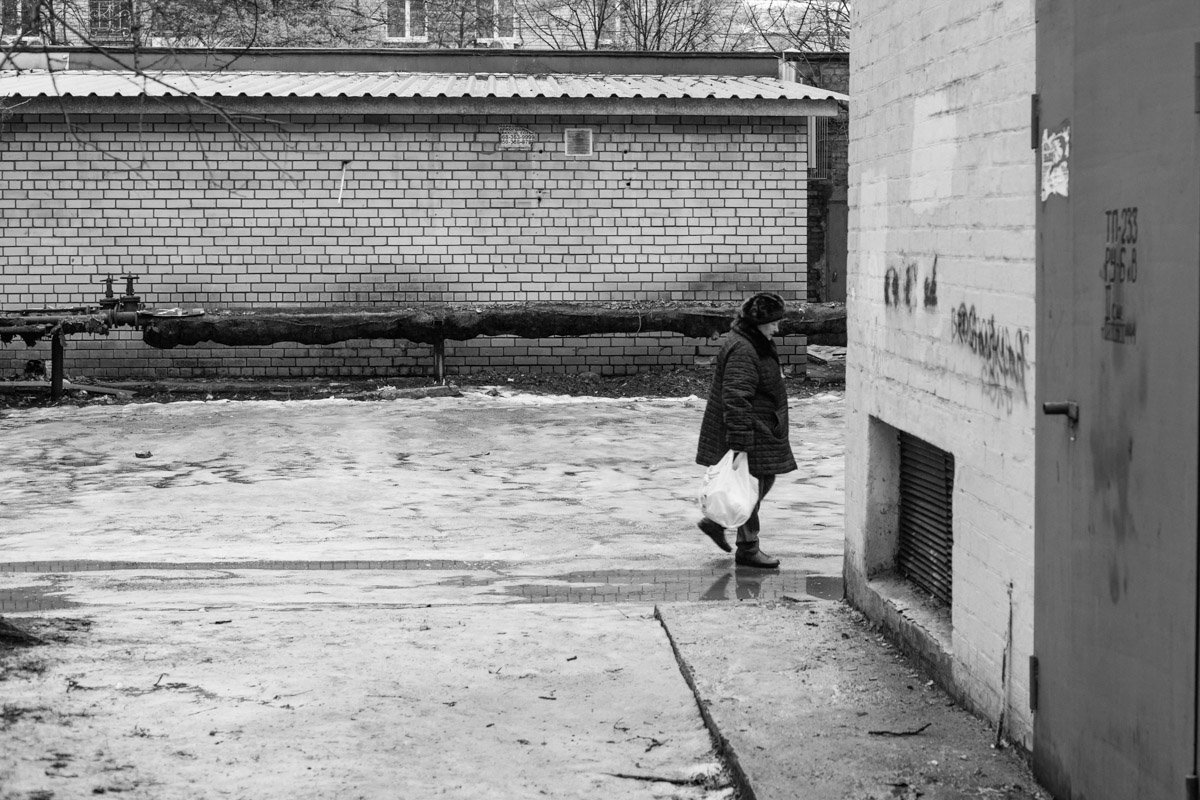 Одиночество тянет вниз