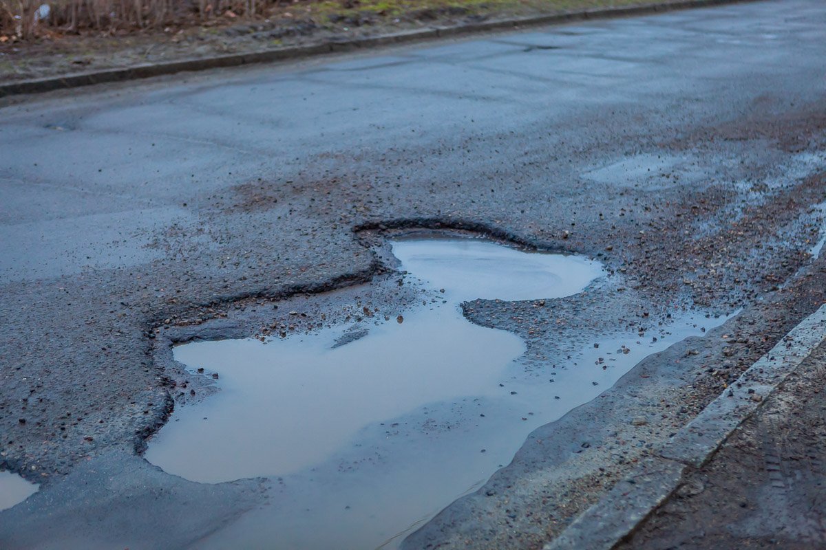 Минутка творчества: если присмотреться, то лужа напоминает большую рыбку