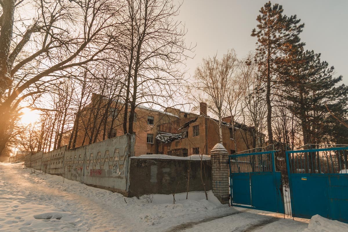 Заброшенные здания хранят в себе особую таинственность Заброшенные здания хранят в себе особую таинственность
