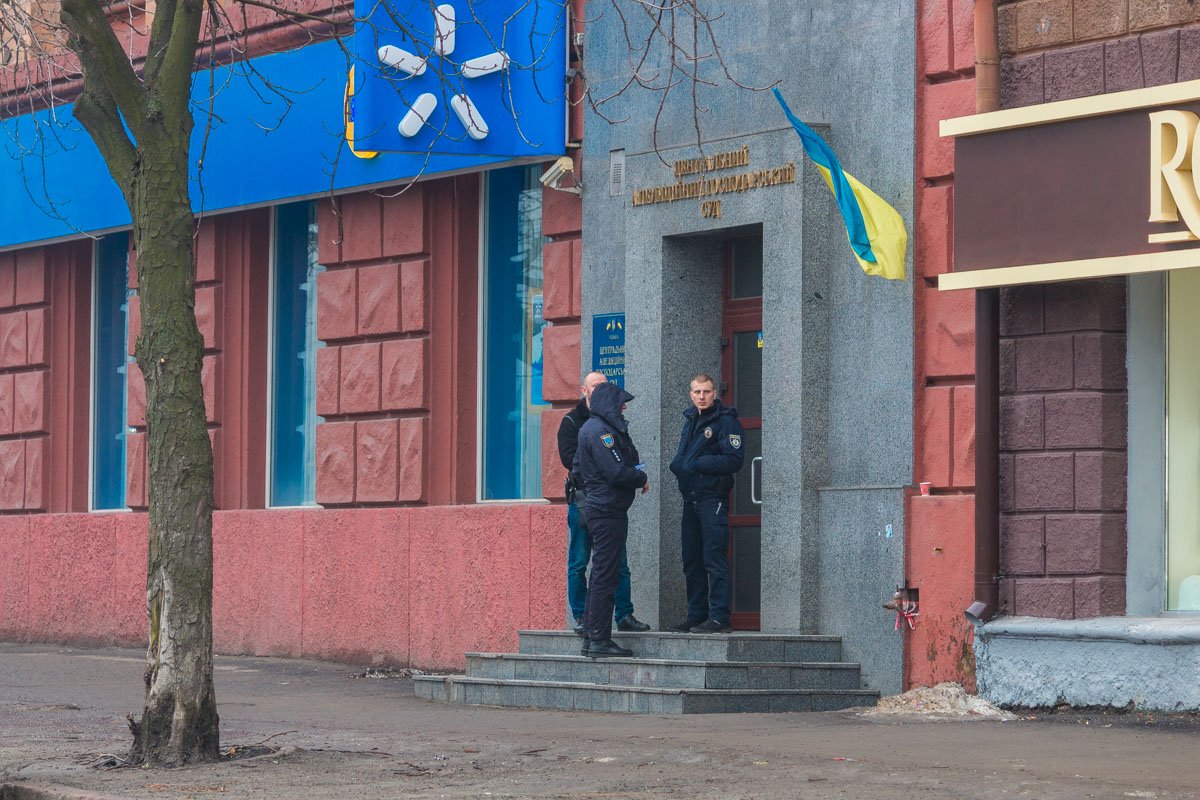 Сейчас движение на проспекте полностью восстановлено Сейчас движение на проспекте полностью восстановлено