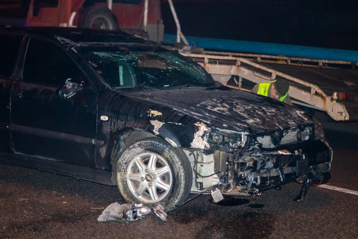 Машину достаточно быстро поставили на место Машину достаточно быстро поставили на место