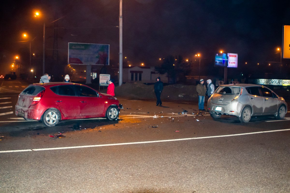 Возле речпорта ДТП