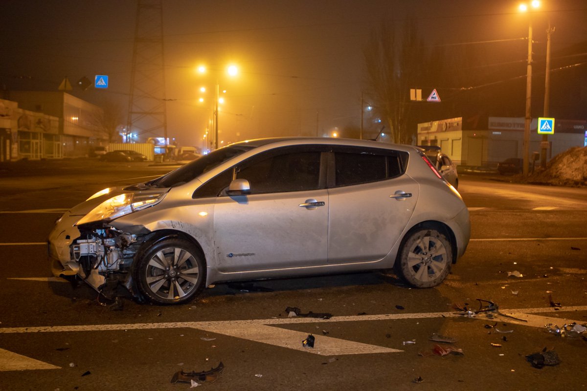 Nissan двигался со стороны Княгини Ольги