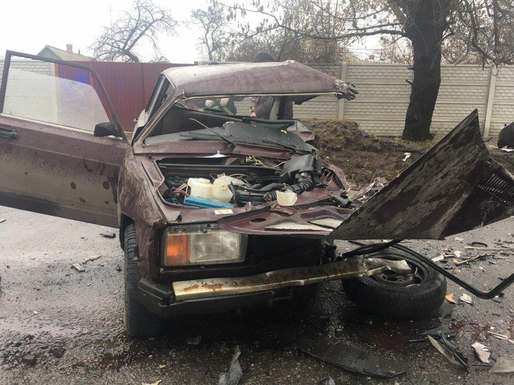 Пытался объехать яму