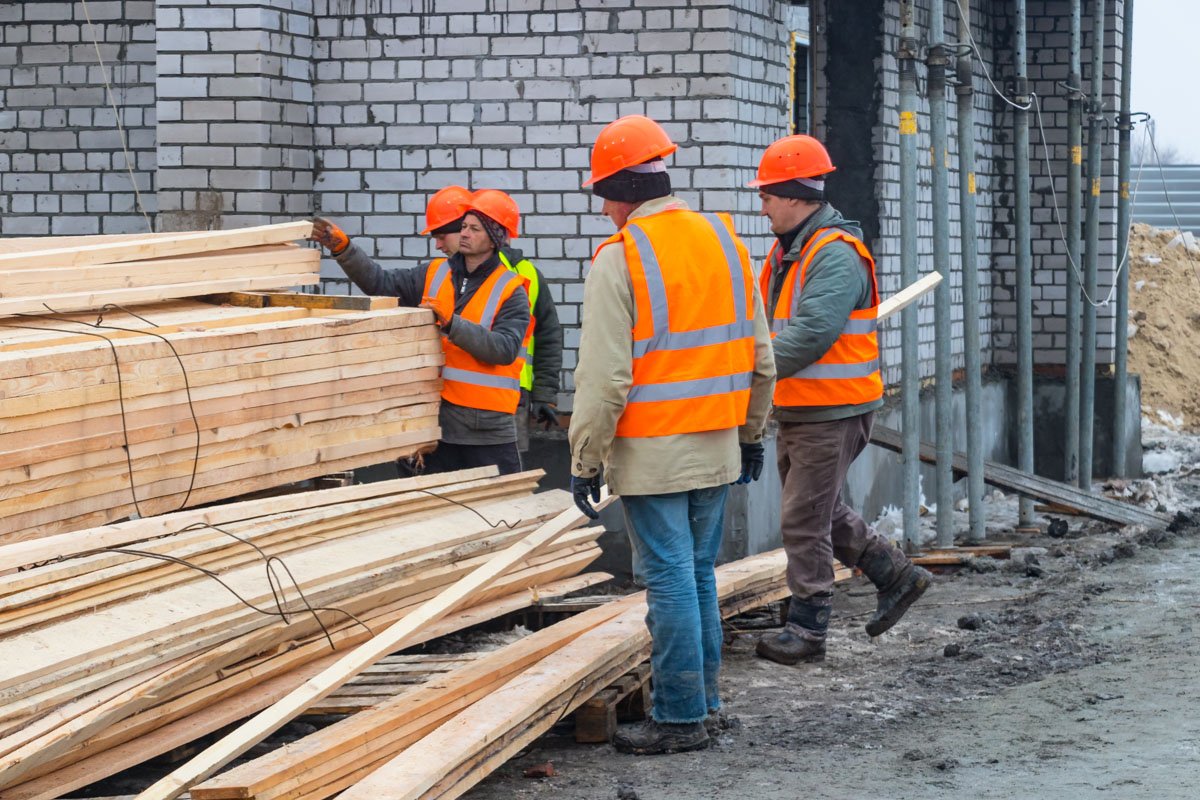 Строительные работы ведутся ежедневно Строительные работы ведутся ежедневно