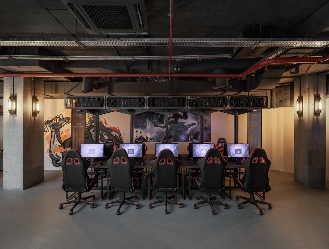 В Днепре открылась первая в Украине киберспортивная оффлайн-академия 1