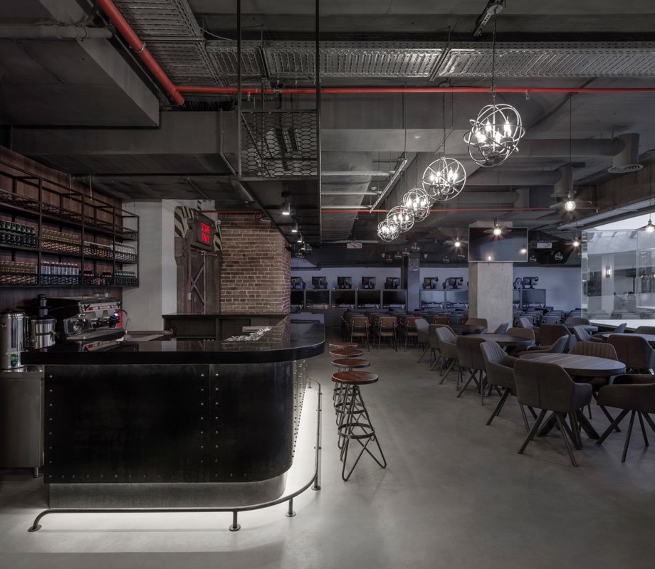 В Днепре открылась первая в Украине киберспортивная оффлайн-академия 4