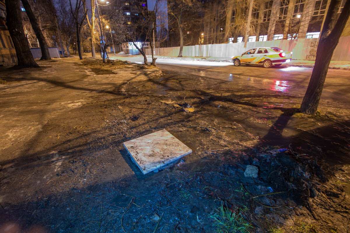 Вода текла вниз по улице Дмитрия Кедрина Вода текла вниз по улице Дмитрия Кедрина