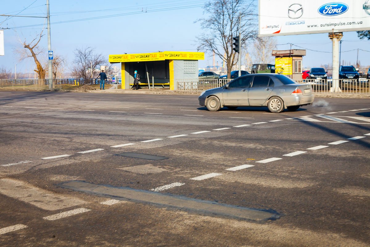 Дождались: дороги на Новом и Кайдакском мостах починили, но это ненадолго 10