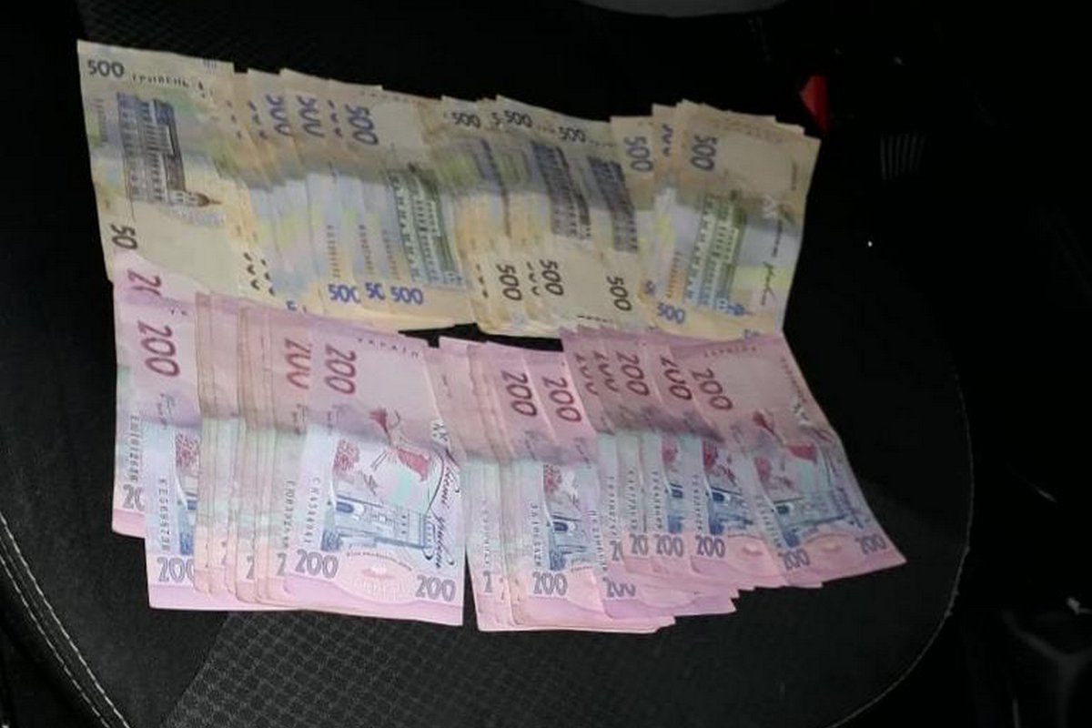 Под Днепром СБУ разоблачили на взятке руководителя подразделения патрульной полиции