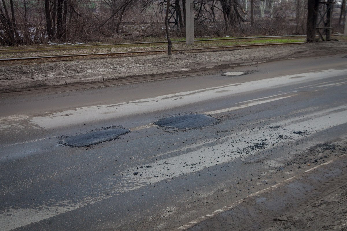 Это должно спасти положение до полноценного ремонта