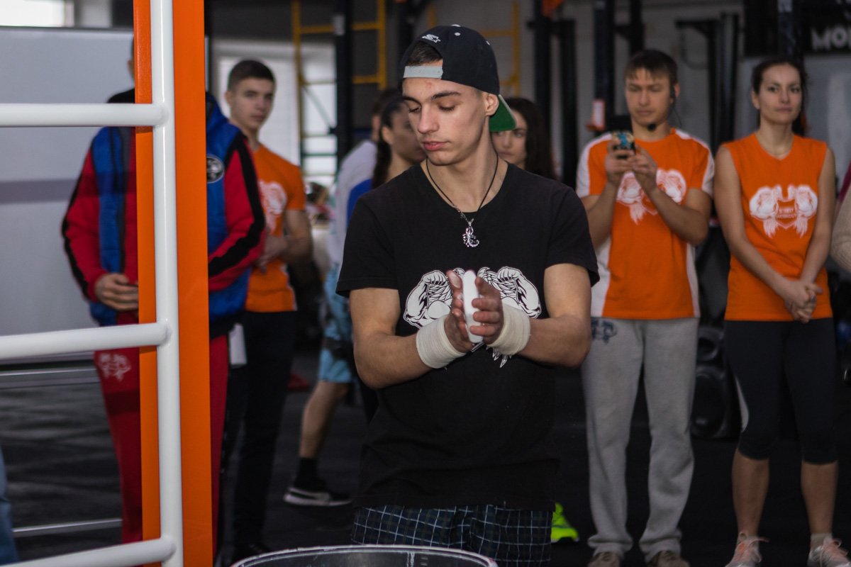 Участники показывали все свои умения в мастерстве воркаут Участники показывали все свои умения в мастерстве воркаут