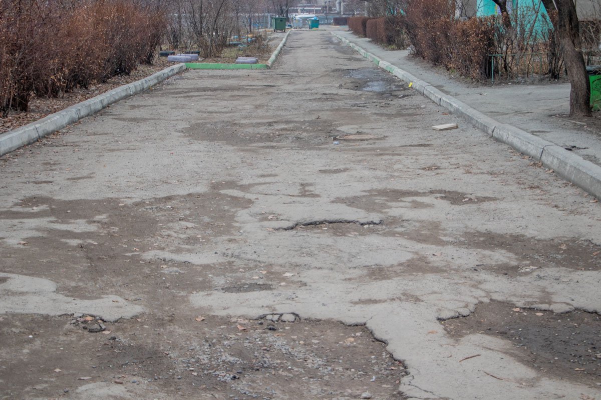 Нет дороги - нет припаркованных машин