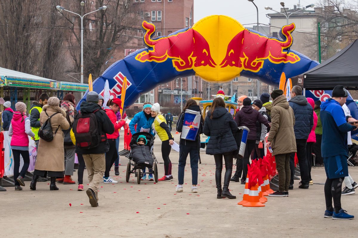 Бегали семьями