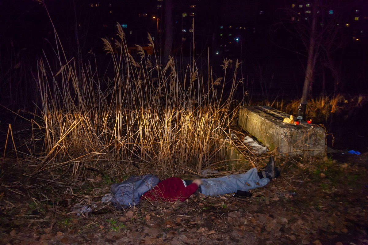 По словам следователя, следов насильственной смерти на теле умершего не обнаружили По словам следователя, следов насильственной смерти на теле умершего не обнаружили