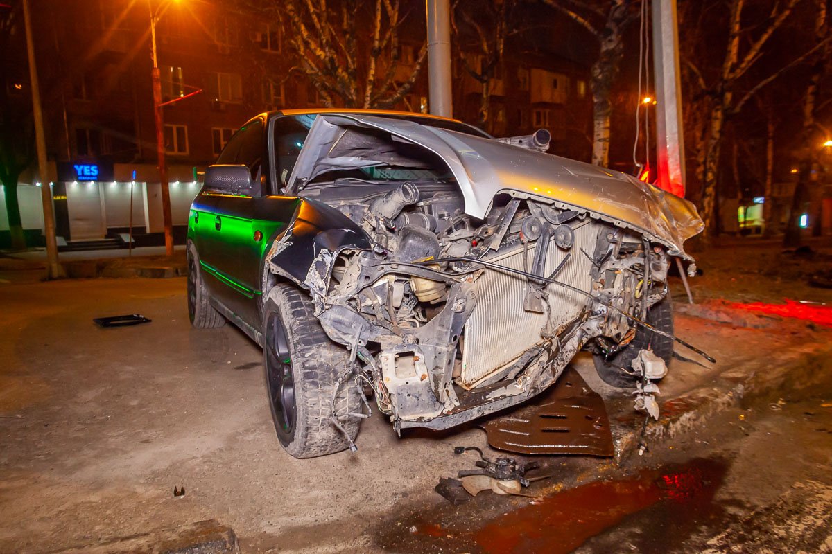 Автомобили получили серьезные повреждения 