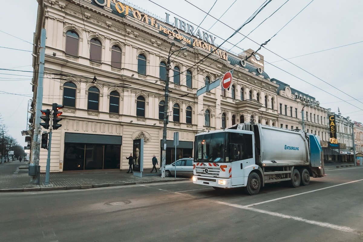 Иногда полезно остановиться, поднять глаза и посмотреть, насколько прекрасен Днепр в первых лучах света