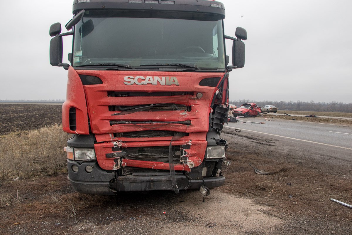 Водитель грузовика остался целым и невредимым