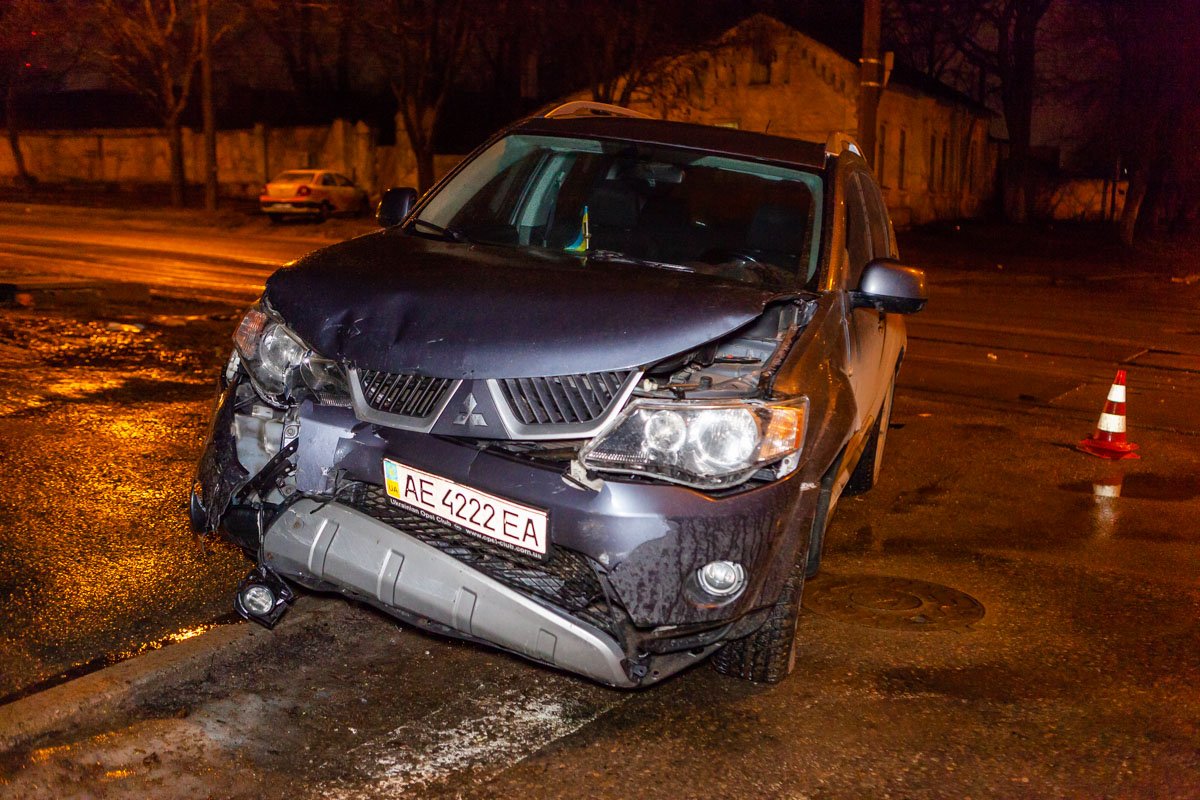 Повреждения на Mitsubishi Повреждения на Mitsubishi