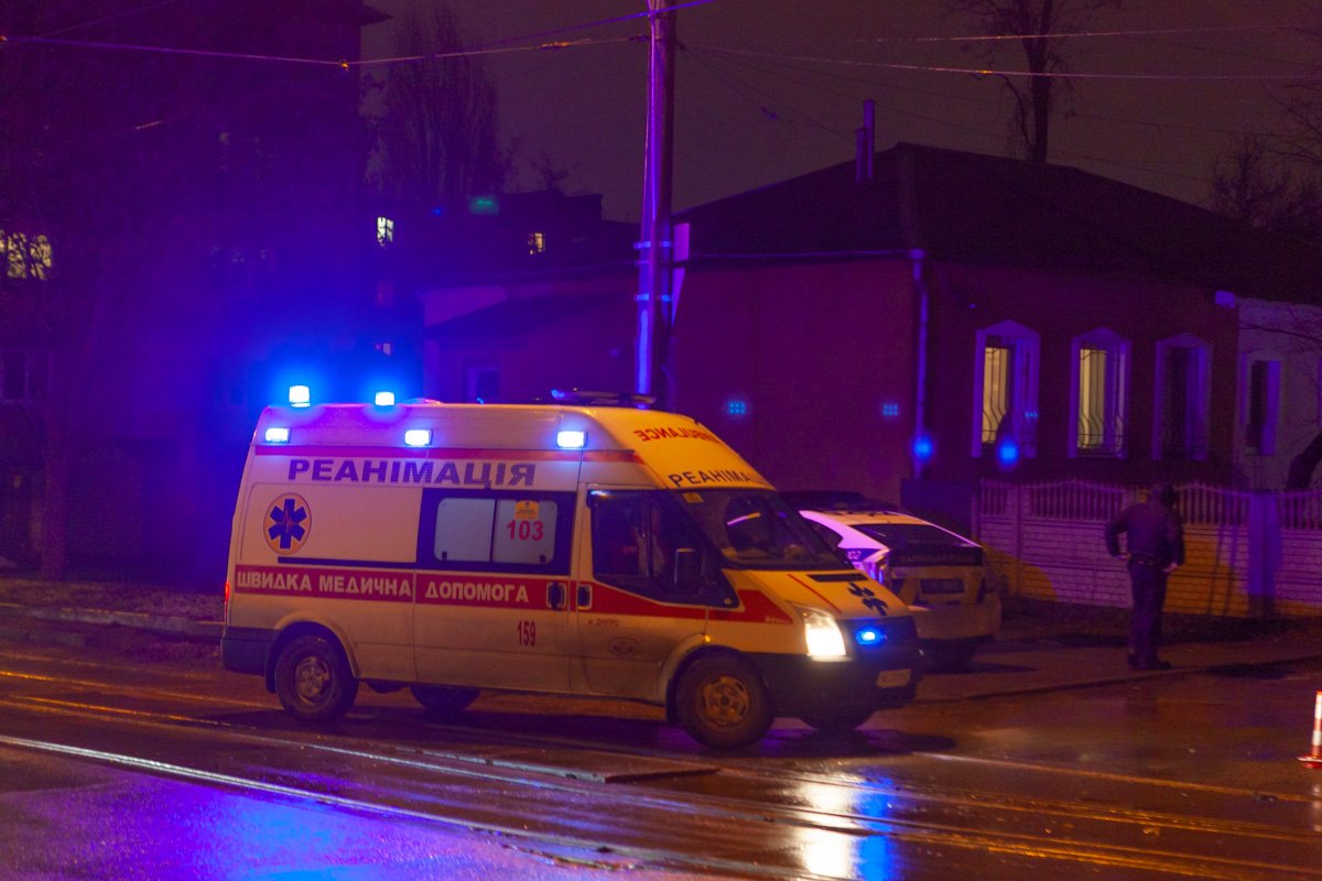 Женщину - водителя Mazda - медики госпитализировали в 16-ю городскую больницу Женщину - водителя Mazda - медики госпитализировали в 16-ю городскую больницу