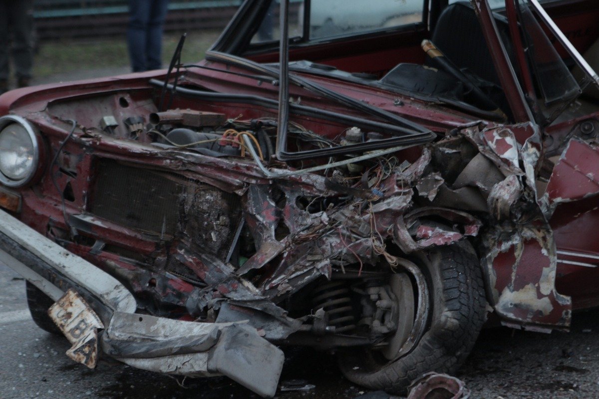 От автомобиля осталась груда металла