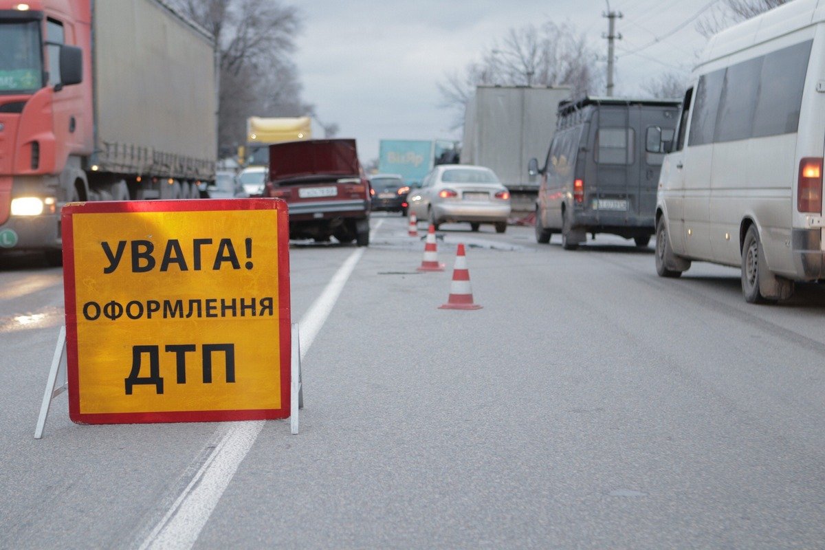 Мужчину госпитализировали, на месте работает полиция