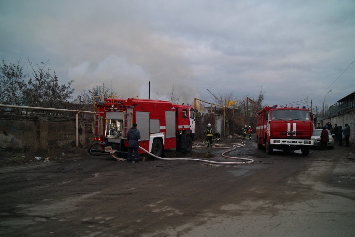 На улице Любарского возник пожар