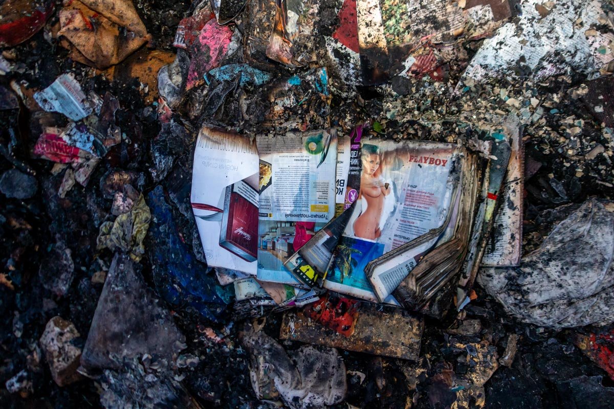 Спасатели боролись с огнем более 3-х часов Спасатели боролись с огнем более 3-х часов