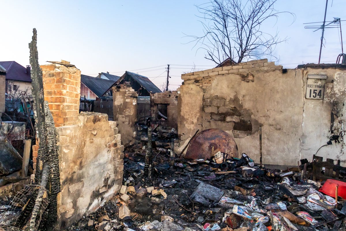 Последствия масштабного пожара на Универсальной: как выглядит сгоревший дом сейчас 10