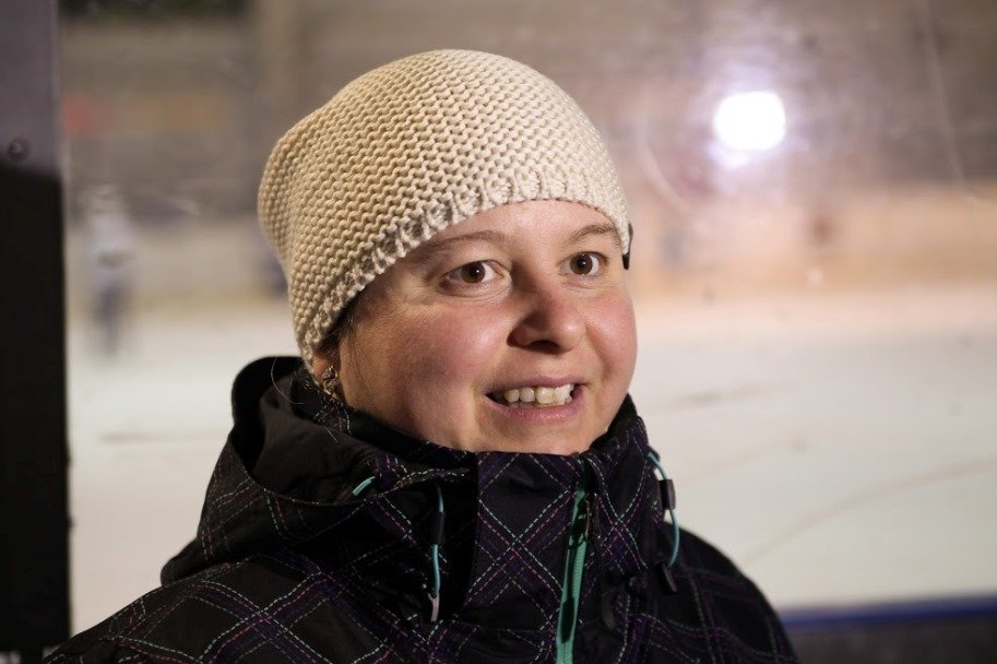 Подарок ко Дню влюбленных: Днепропетровская ОГА пригласила бойцов АТО с семьями на каток 12